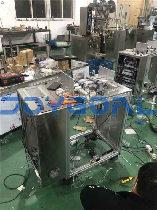 13 GT-K1 Automatic mask making machine